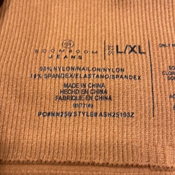 𝅺NWT Beyond Active shorts in the color rosebud. - Picture 9 of 9